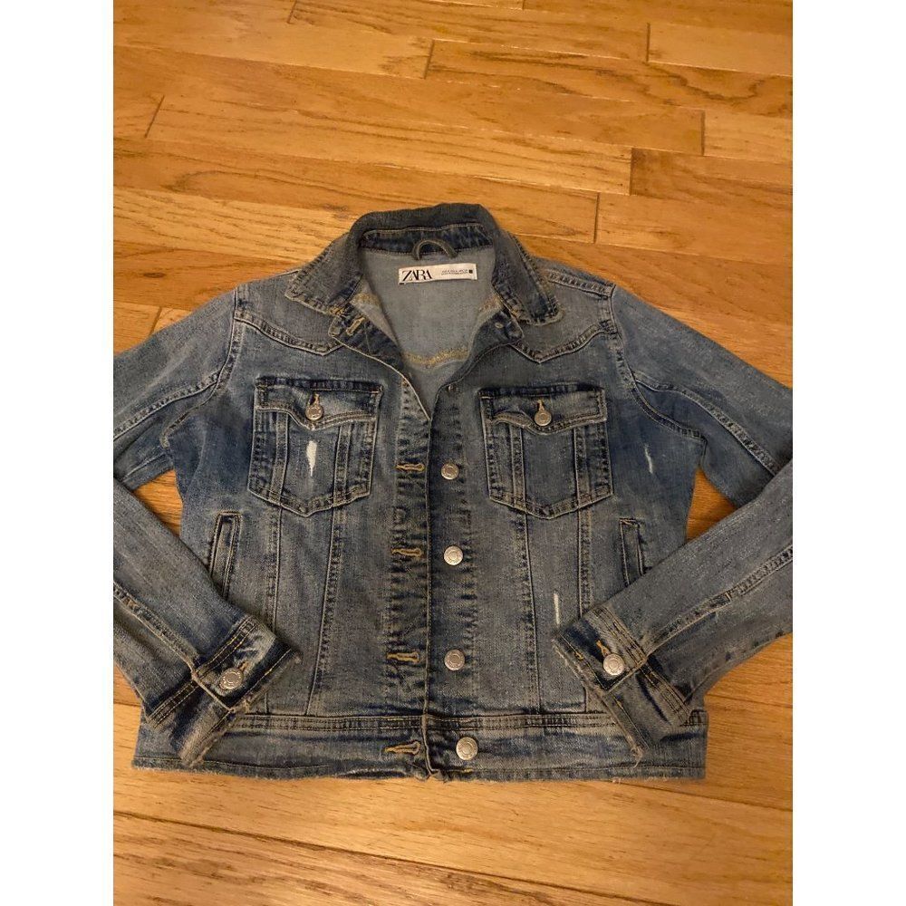 Zara, women's denim, mildly distressed collared button front cotton jacket sz M